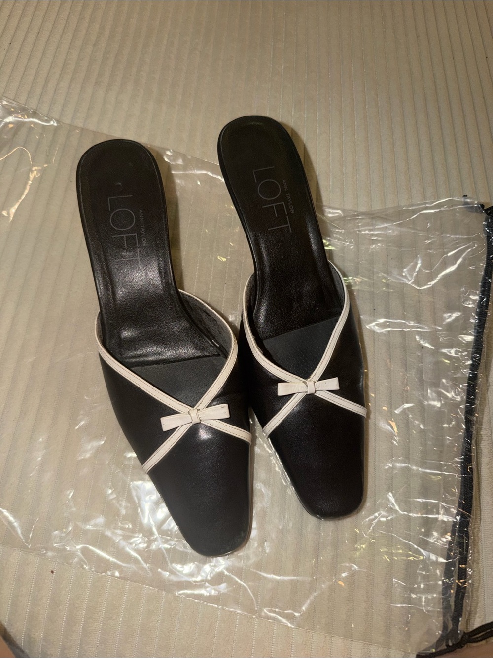 Vintage LOFT Black & White Bow Kitten Heel Mules Square Toe